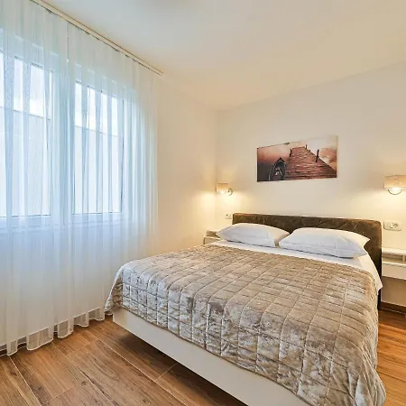 Apartamento Silvana By Interhome