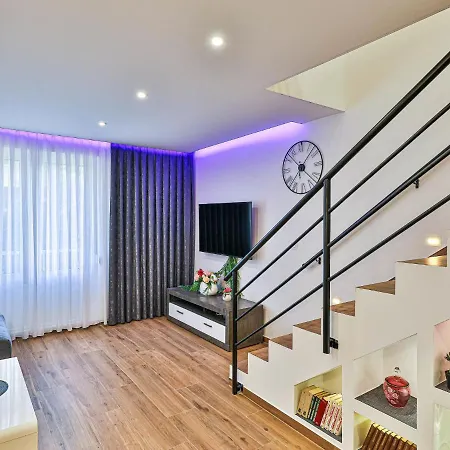 Silvana By Interhome Split